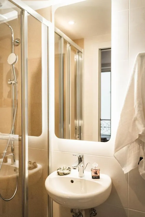 Отель La Maison Montparnasse 2*